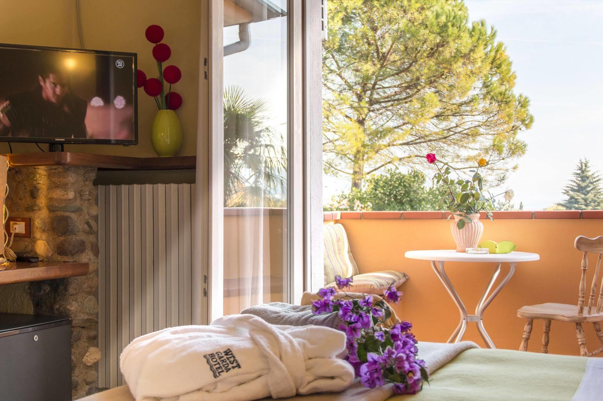 Hotel West Garda