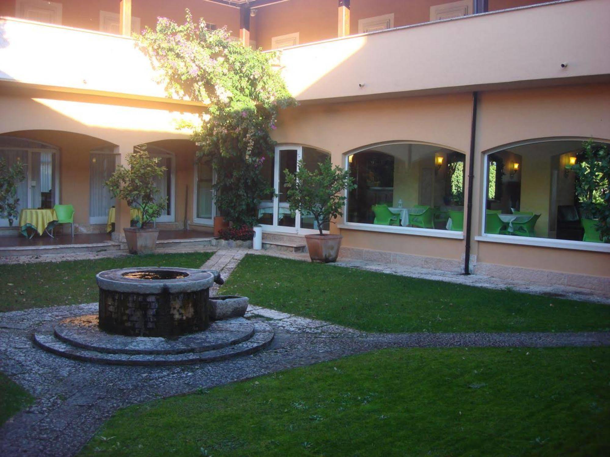 Hotel West Garda